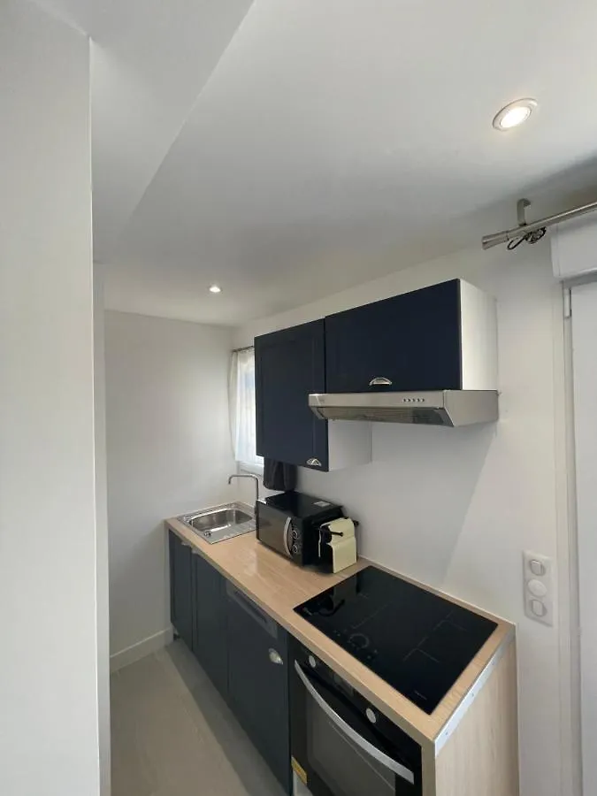 Studio En Bas De Villa Avec Piscine Proche Bord De Mer Cagnes-sur-Mer